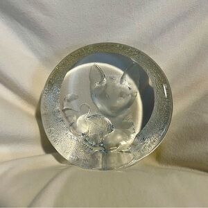 Mats Jonasson Lead Crystal~Art Glass Paperweight - Signed 2000 - Cat with Yarn